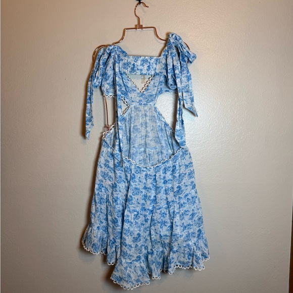 Tularosa Olynne Mini Dress in Blue Ivory Toile Print - Picture 5 of 8